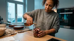 Drunken cherry torte: saftige schoko-kirsch-torte mit rum oder cognac